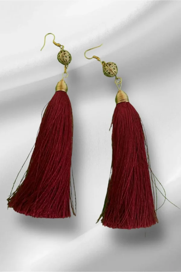 ARETES CON BORLAS VINO Y DETALLES EN PLATA