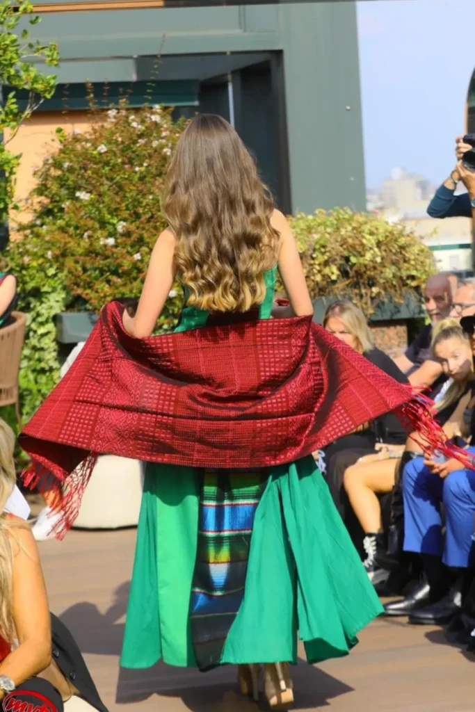 pasarela-octubre-europa-fabiolacalvo-2 (1)